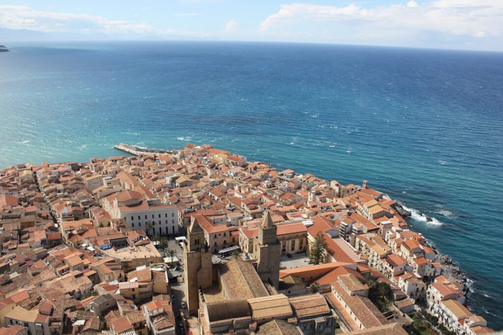 Découverte de la Sicile en train : guide de voyage ultime