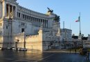 Italie près de la frontière française : 5 régions méconnues Stunning view of the Altare della Patria in Rome with Italian flags waving.